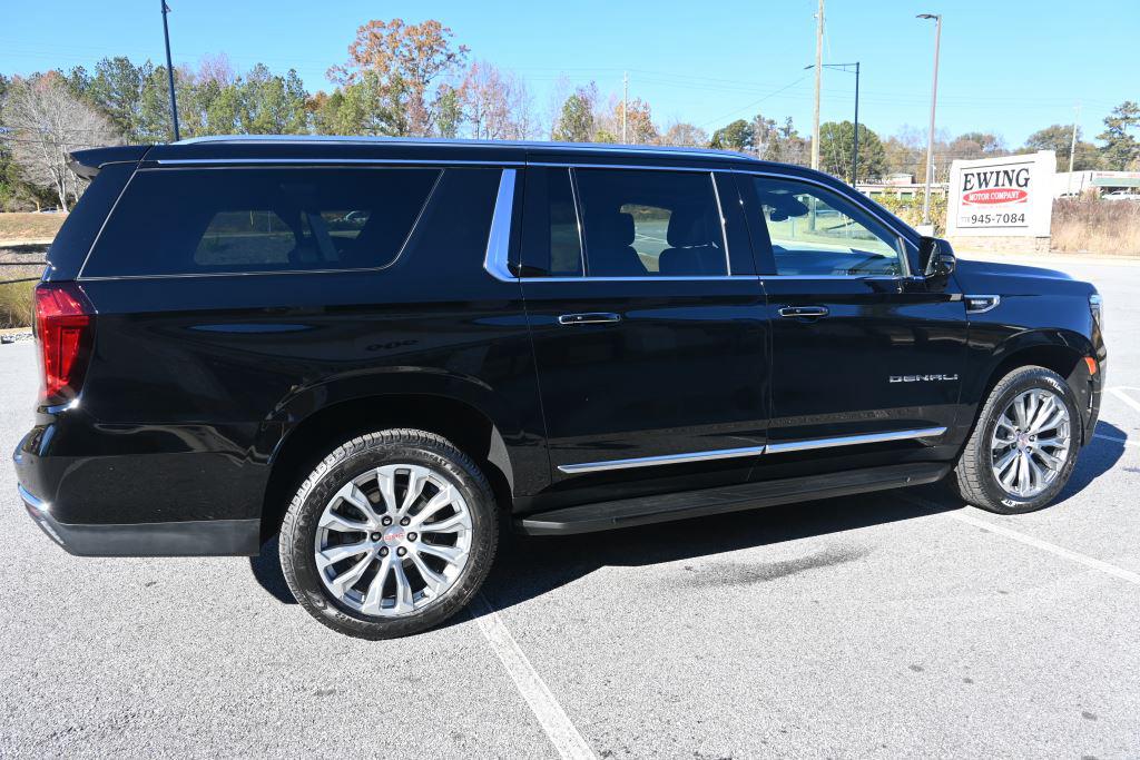 2023 GMC Yukon XL Denali photo 2