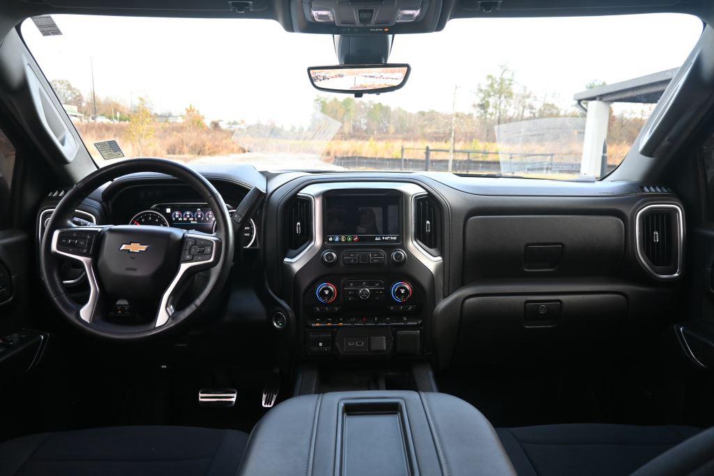 2020 Chevrolet Silverado 1500 LTZ photo 3