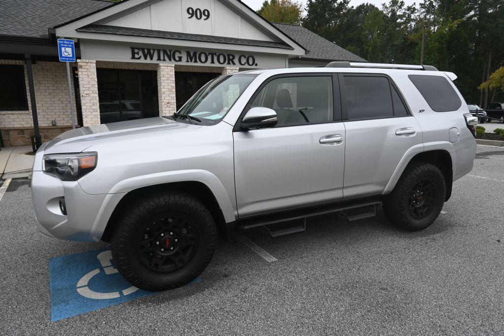 2022 Toyota 4Runner SR5 Premium's photo