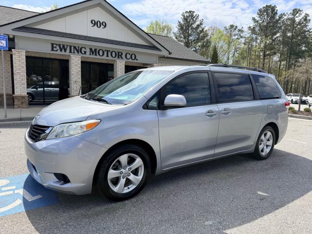 2011 Toyota Sienna LE