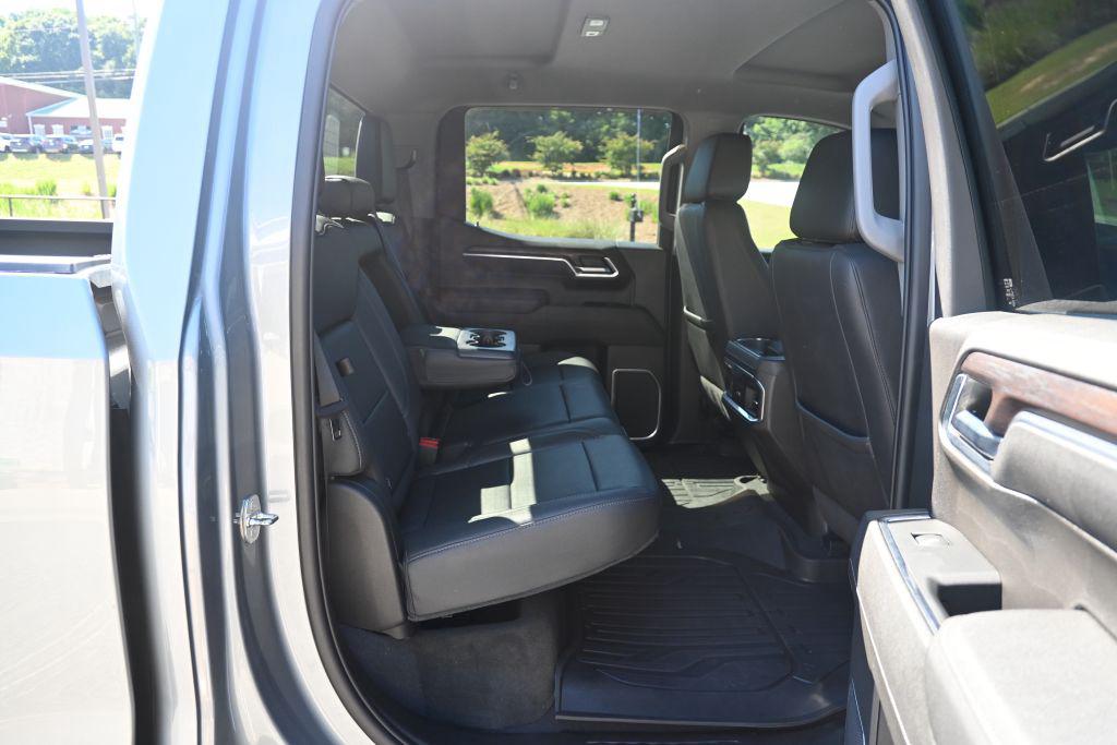 2023 GMC Sierra 1500 SLT - Photo 12