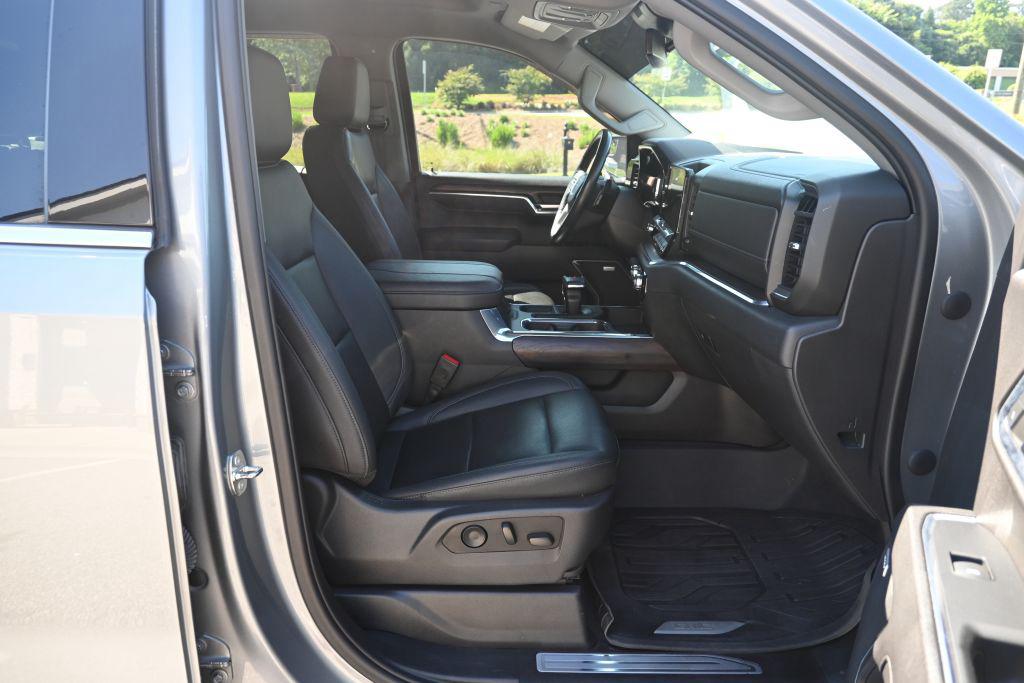 2023 GMC Sierra 1500 SLT - Photo 13