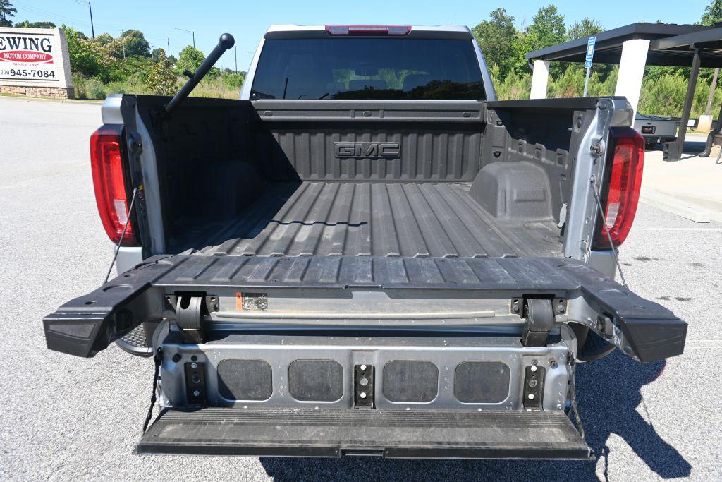 2023 GMC Sierra 1500 SLT - Photo 11