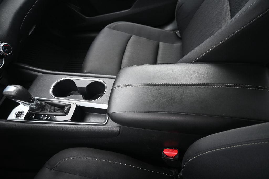 Nissan Altima photo 8