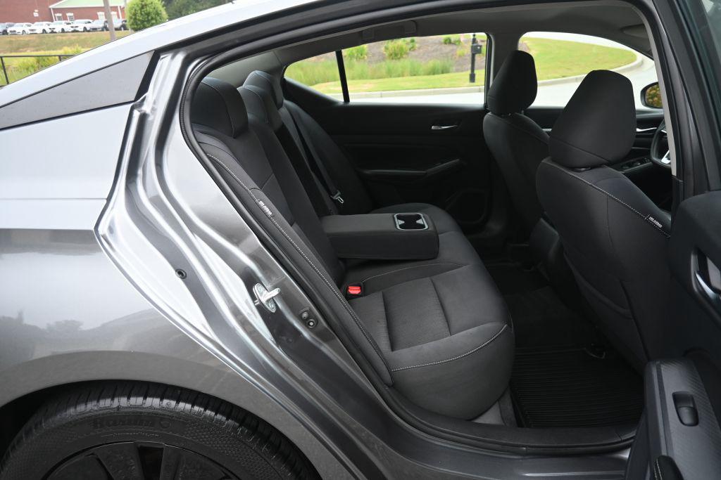 Nissan Altima photo 11