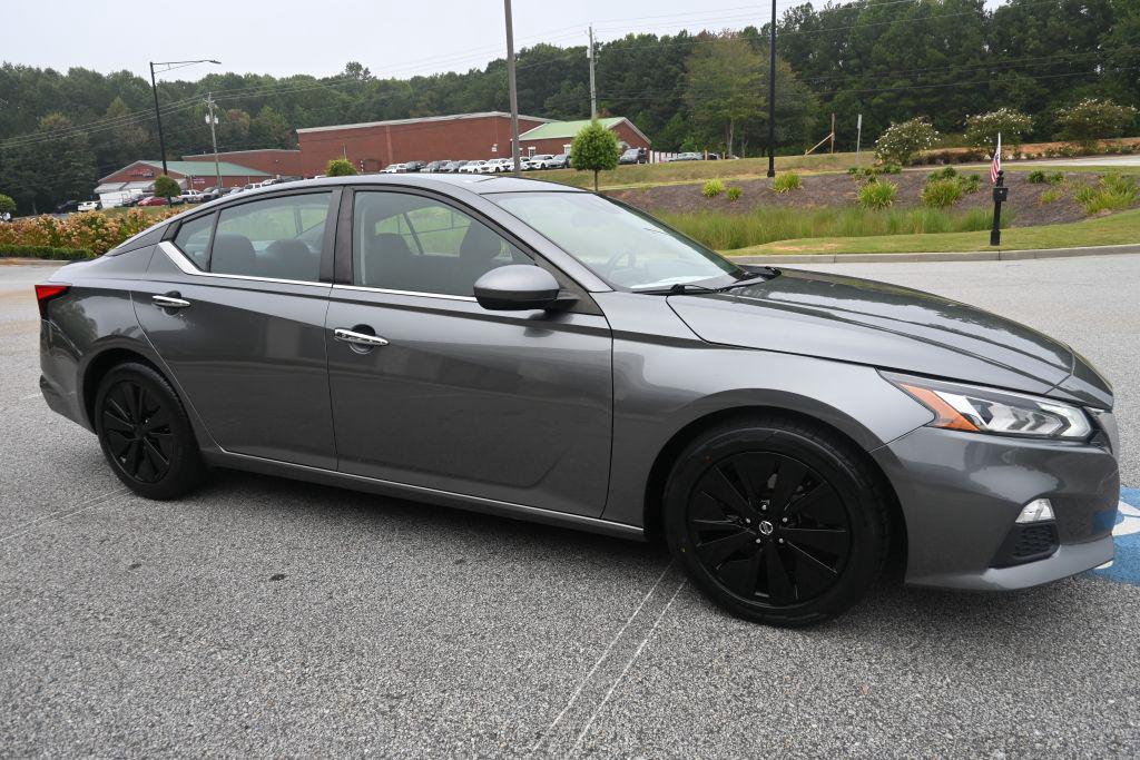 Nissan Altima photo 13