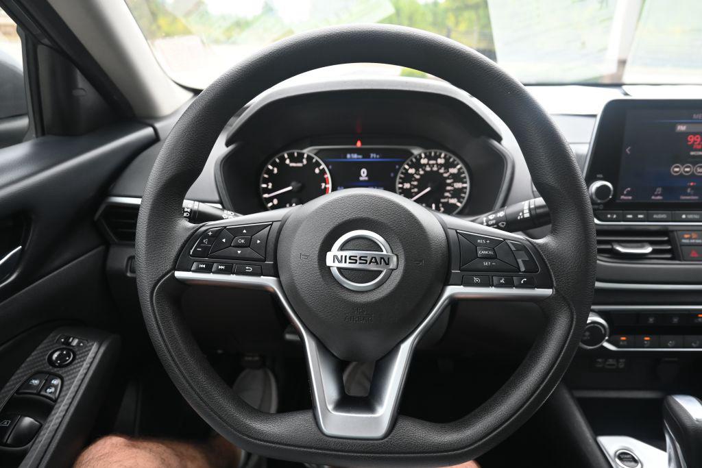 Nissan Altima photo 6