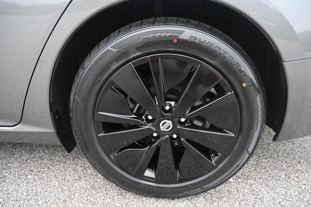 Nissan Altima photo 18