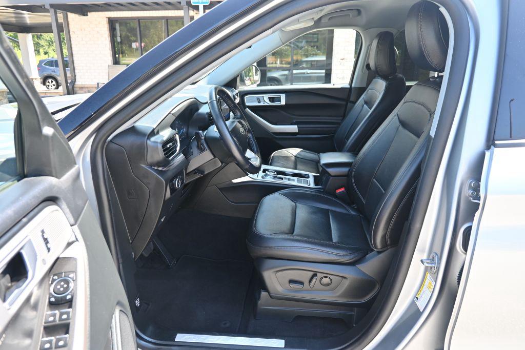 Ford Explorer photo 4