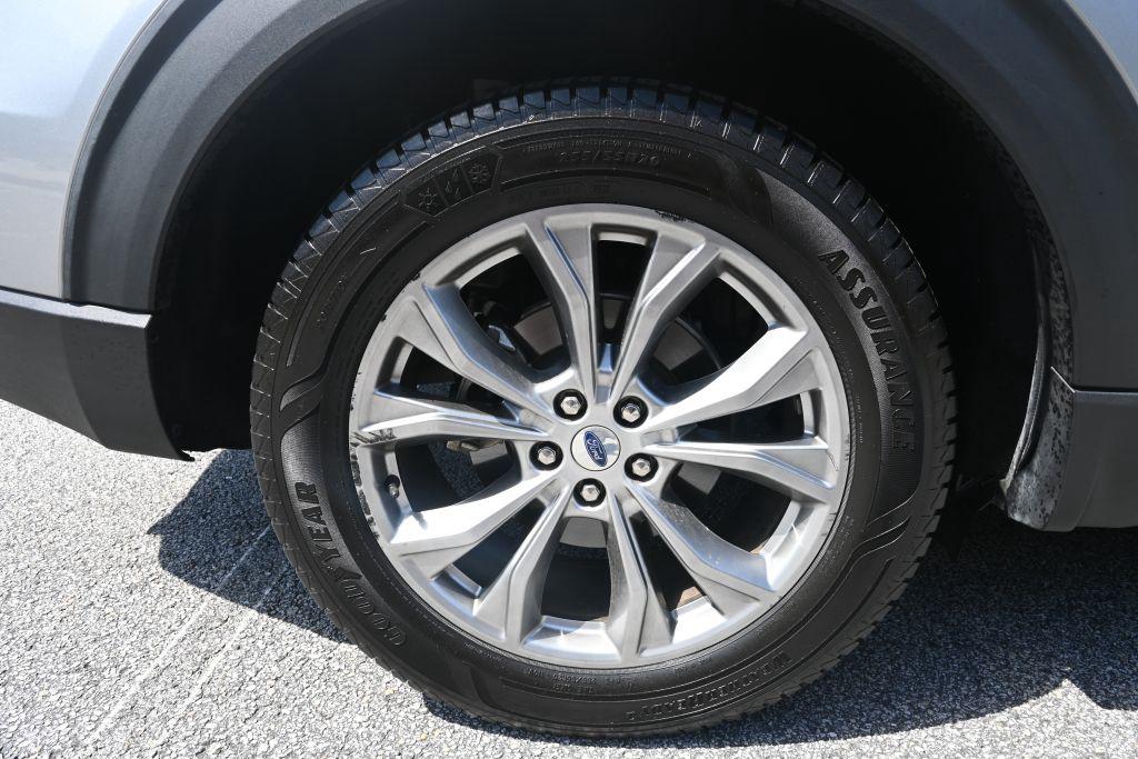 Ford Explorer photo 26