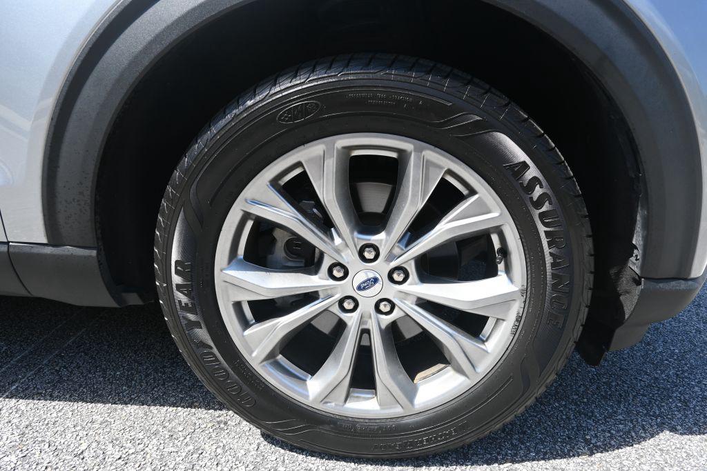 Ford Explorer photo 27