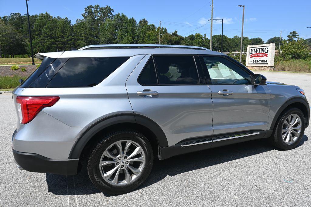 Ford Explorer photo 2