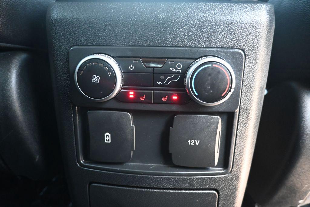 Ford Explorer photo 18