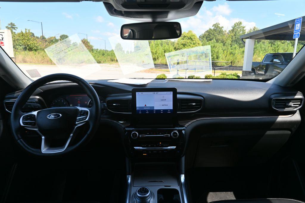 Ford Explorer photo 3