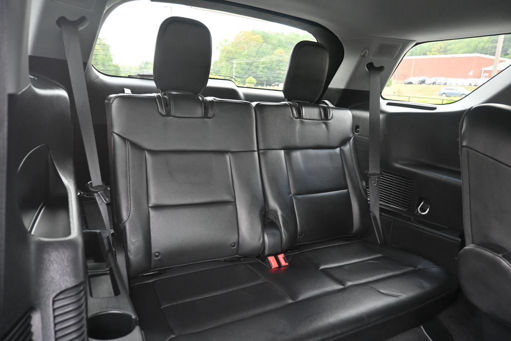 Ford Explorer photo 16