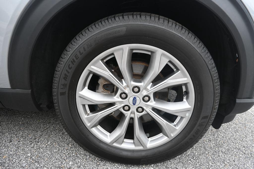 Ford Explorer photo 27