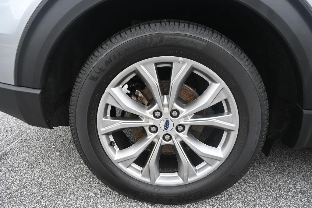 Ford Explorer photo 26