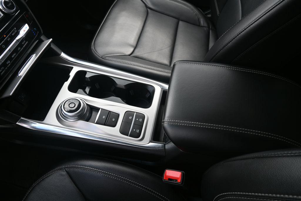 Ford Explorer photo 10