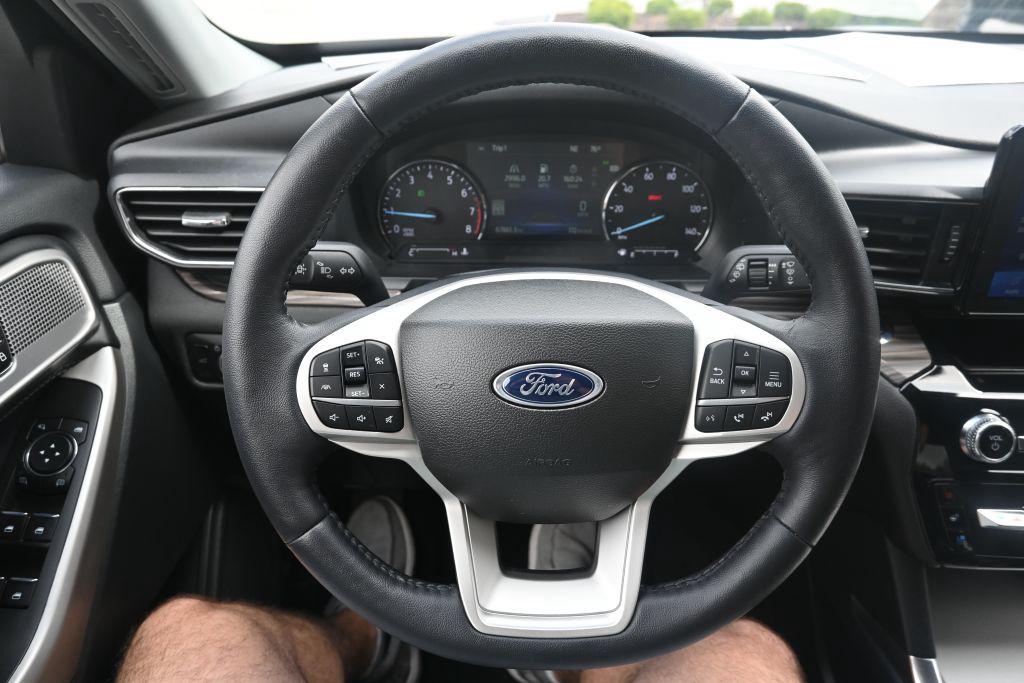 Ford Explorer photo 6