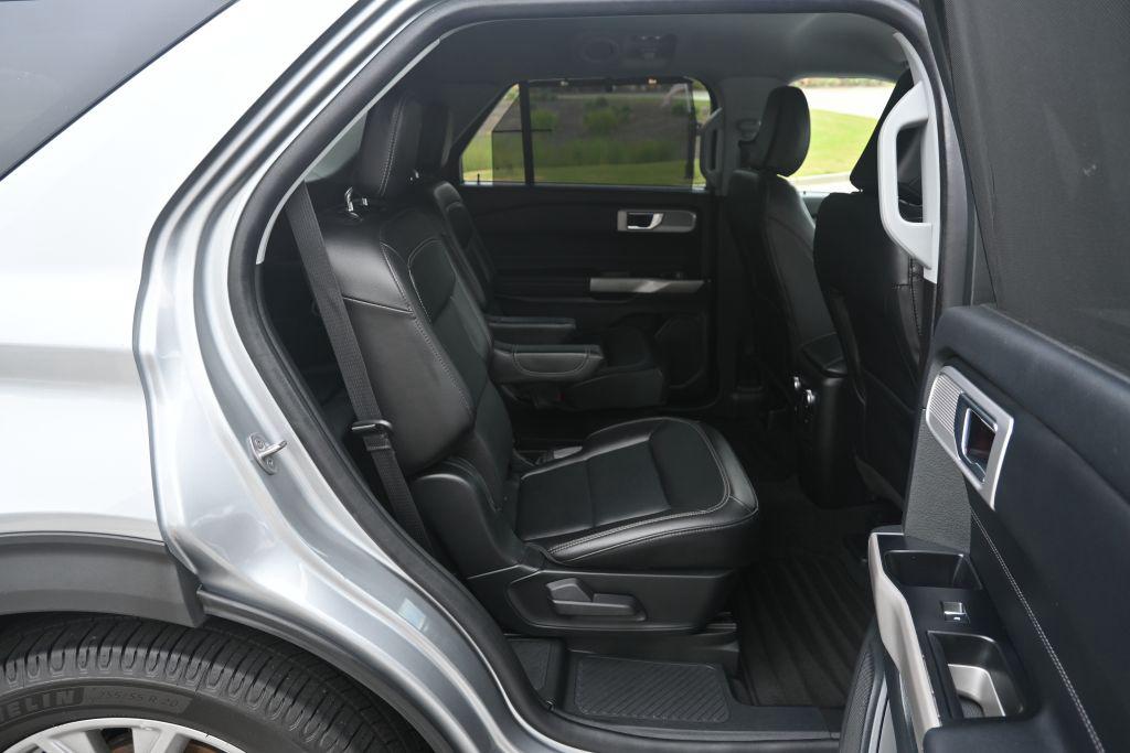 Ford Explorer photo 17