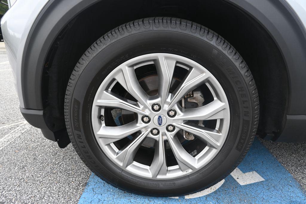 Ford Explorer photo 24