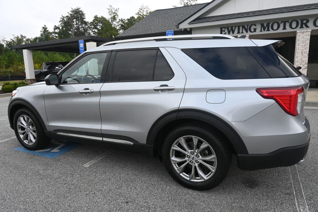 Ford Explorer photo 22