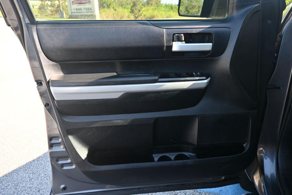 Toyota Tundra photo 5