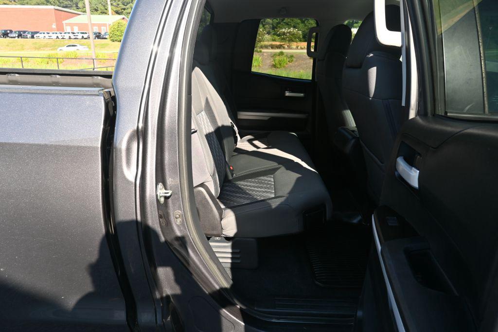 Toyota Tundra photo 11