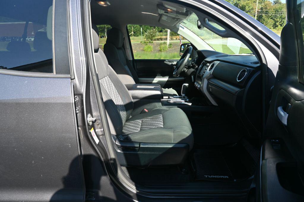 Toyota Tundra photo 12