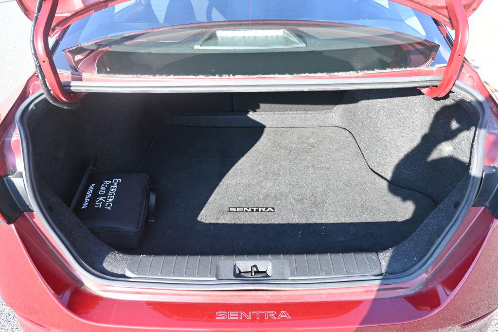 Nissan Sentra photo 10