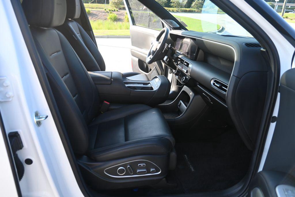 Hyundai Palisade Calligraphy 7 Passenger FWD photo 16