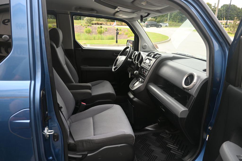 Honda Element photo 11