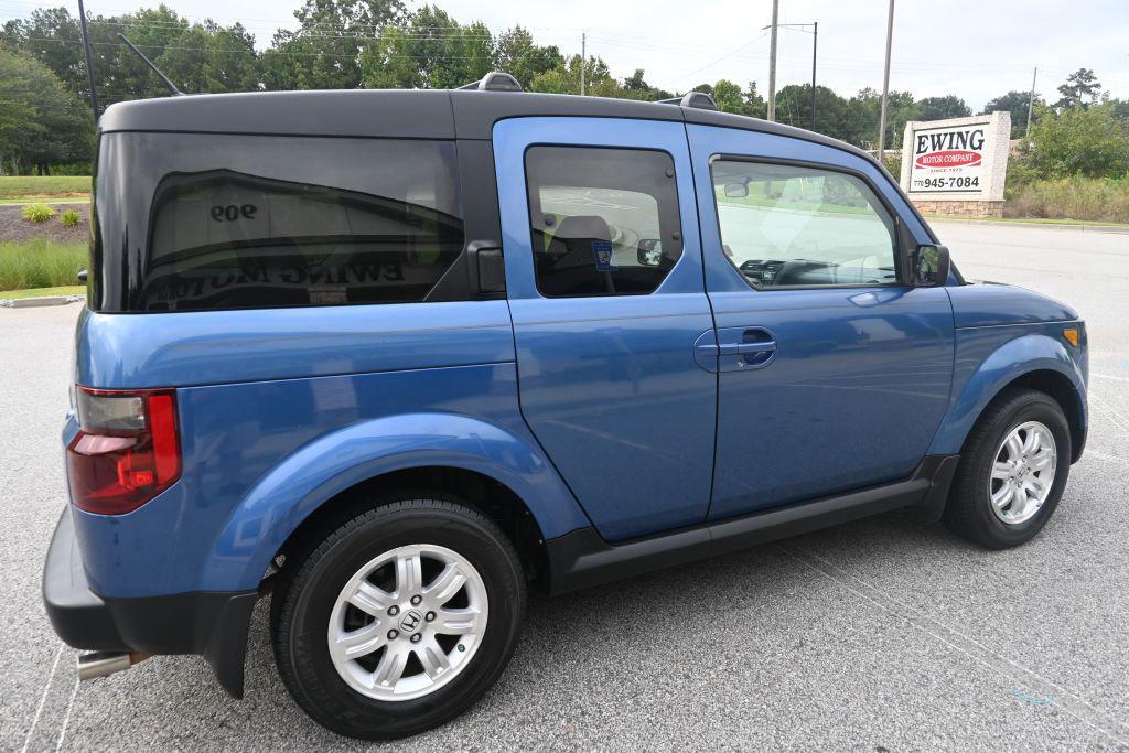 Honda Element photo 2