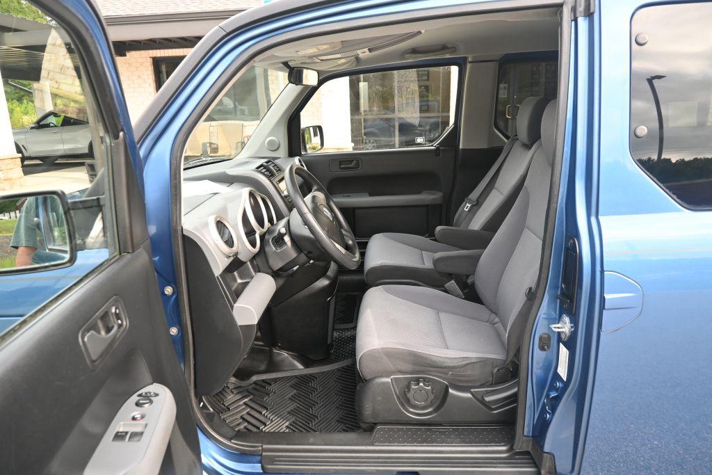 Honda Element photo 4