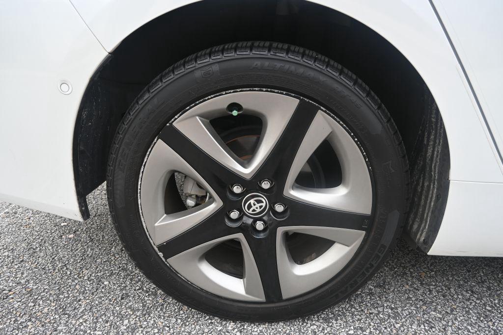 Toyota Prius photo 19