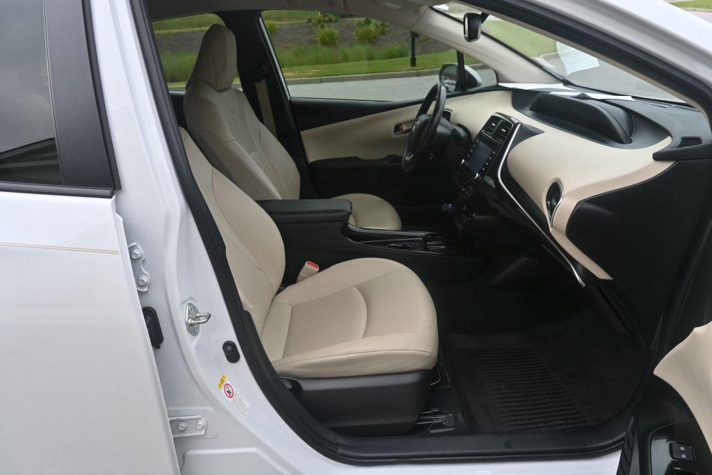 Toyota Prius photo 12