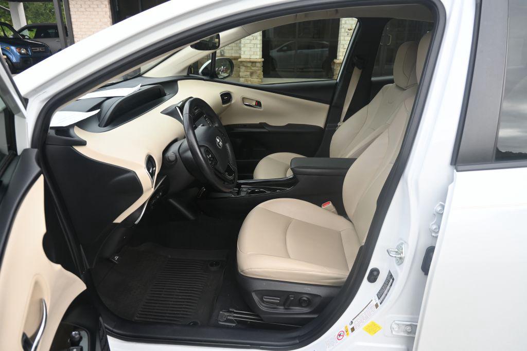 Toyota Prius photo 4