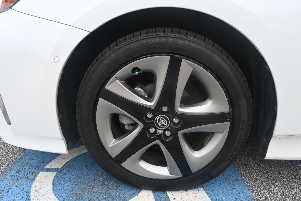 Toyota Prius photo 17