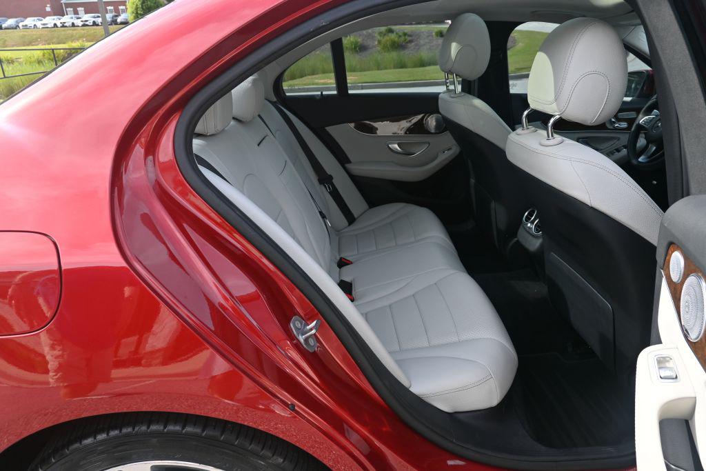 Mercedes-ben C-Class photo 14