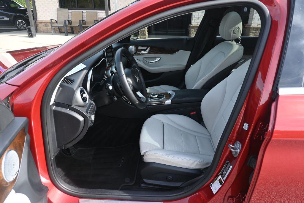 Mercedes-ben C-Class photo 5