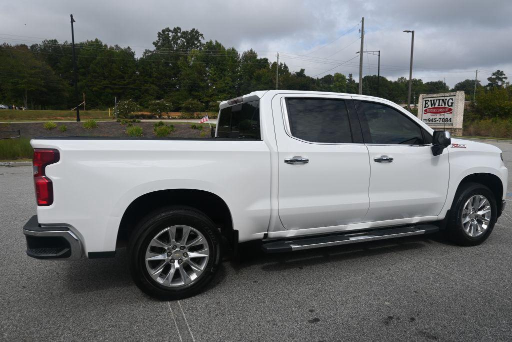 Chevrolet Silverado photo 2