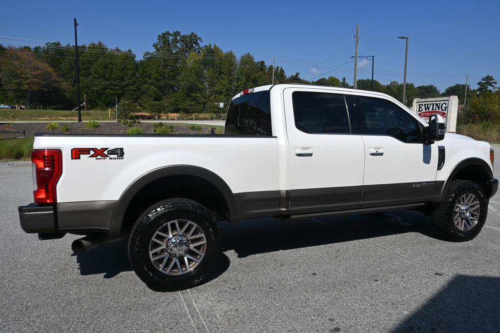 Ford F-250SD photo 2