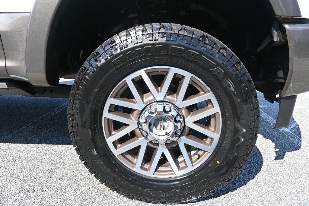 Ford F-250SD photo 24