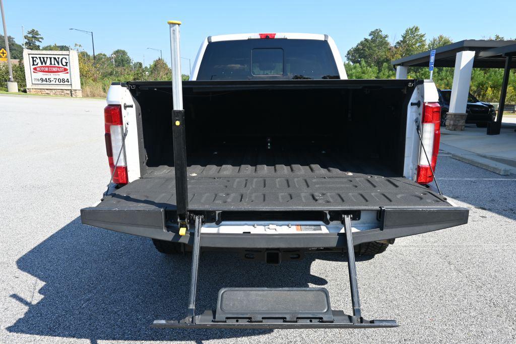 Ford F-250SD photo 13