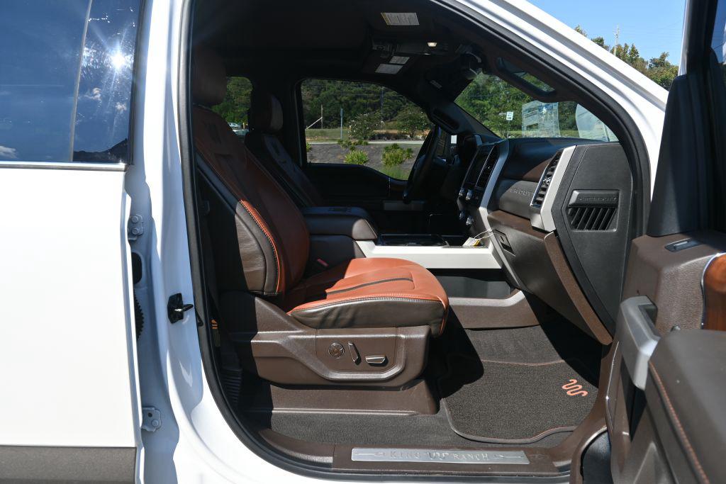 Ford F-250SD photo 16