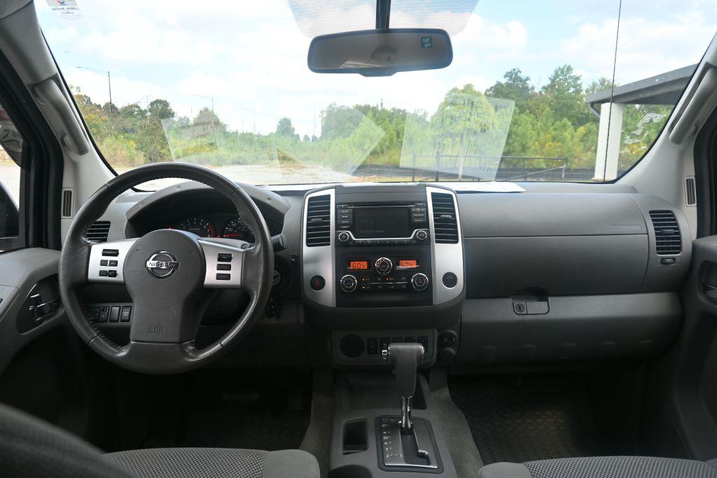 Nissan Frontier photo 3