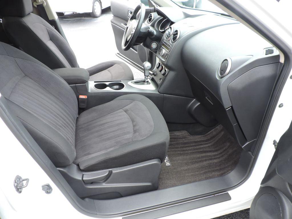 Nissan Rogue photo 12