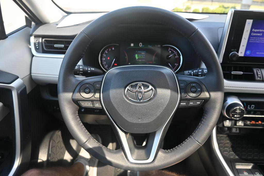 2023 Toyota RAV4 XLE Premium - Photo 7