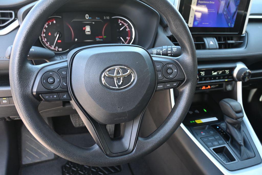 Toyota RAV4 photo 4