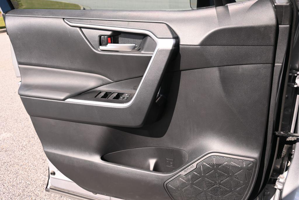 Toyota RAV4 photo 7